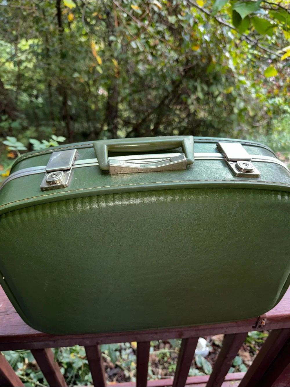 Vintage 1960s/1970’s Green Hard Vinyl Suitcase